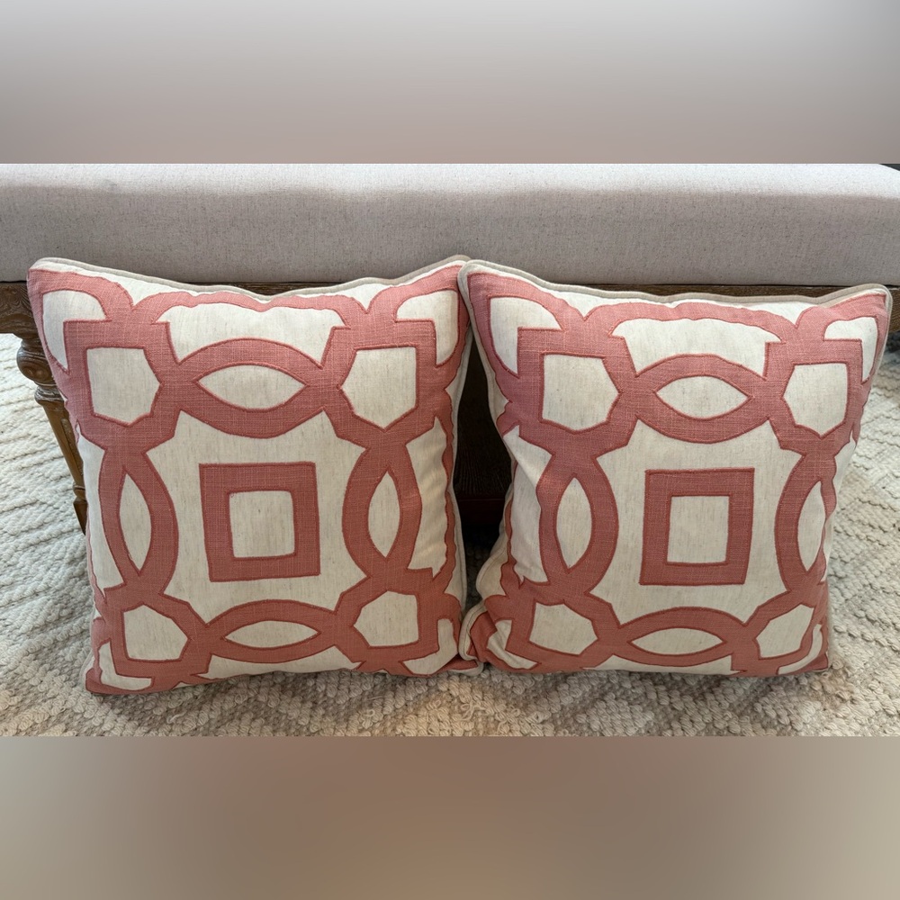 SET OF (2) CUSTOM LINEN & COTTON APPLIQUÉ 18x18” PILLOW W. DOWN INSERT